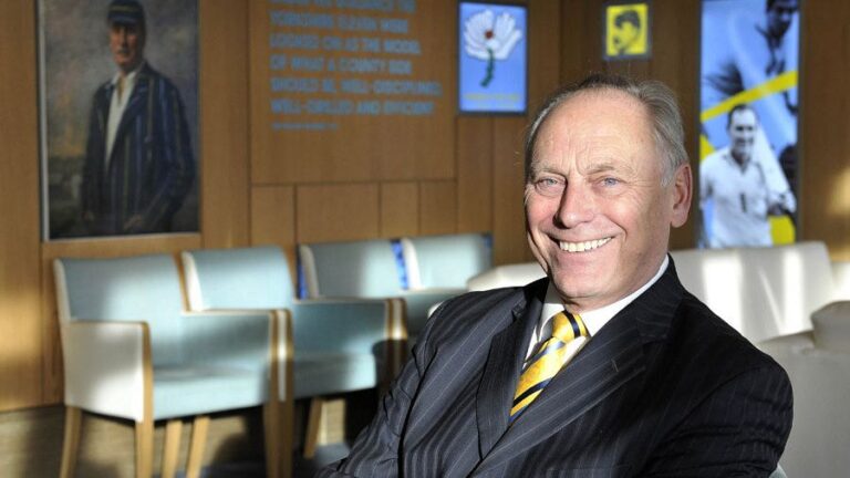 Colin Graves set for Yorkshire return as board accepts financial bail-out