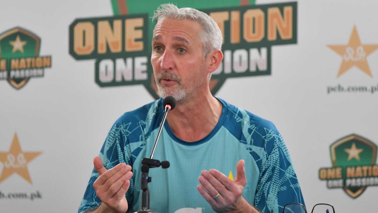 Jason Gillespie unlikely to join Pakistan's Test team on South Africa tour