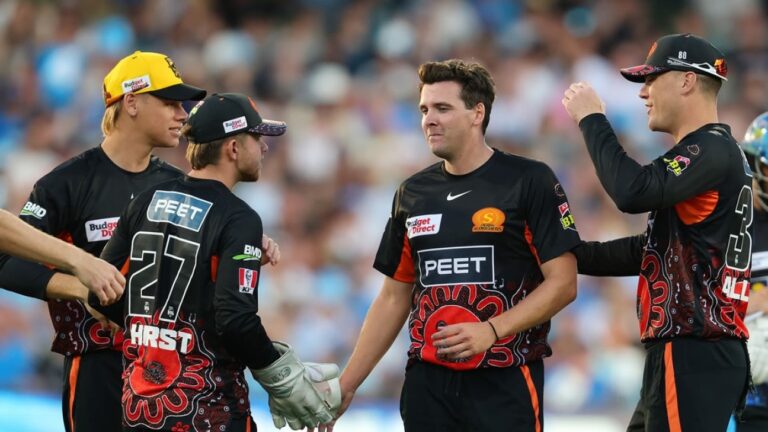 BBL 2024 2024/25, Adelaide Strikers vs Perth Scorchers 17th Match, Adelaide Match Report, December 31, 2024